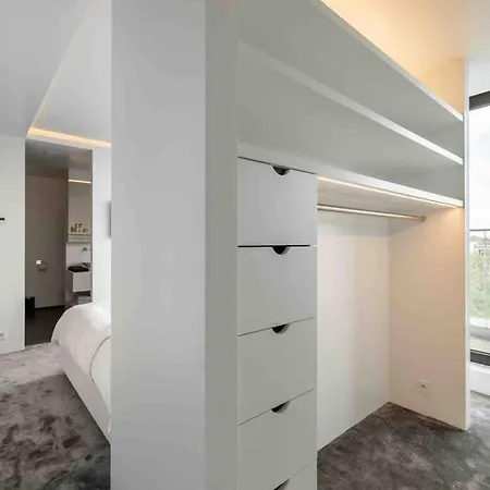 Exclusive Penthouse/workspace With Stunning Views Apartment *