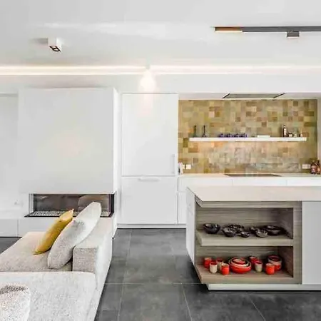 Apartment Exclusive Penthouse/workspace With Stunning Views *